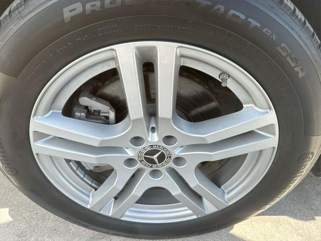 Photo of 2023 Polar White Mercedes-Benz GLB 250