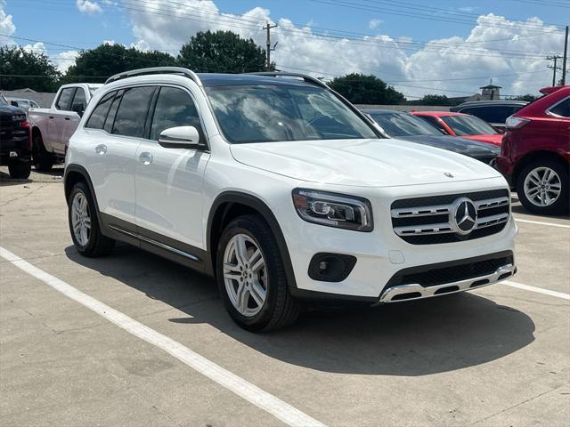 Photo of 2023 Polar White Mercedes-Benz GLB 250