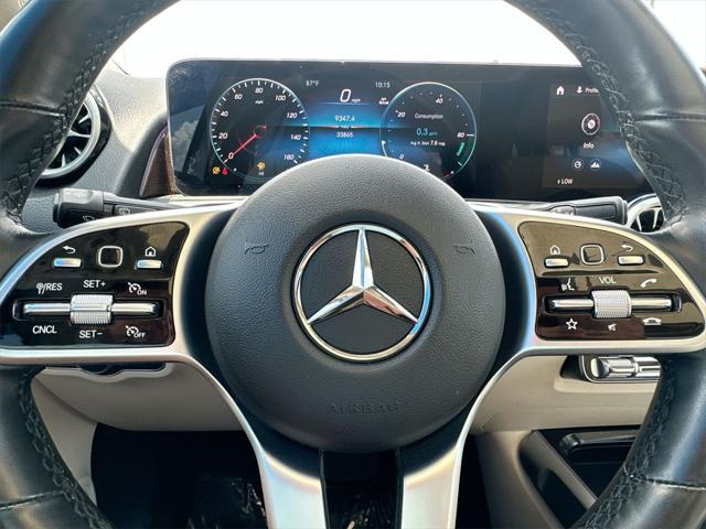 Photo of 2023 Polar White Mercedes-Benz GLB 250
