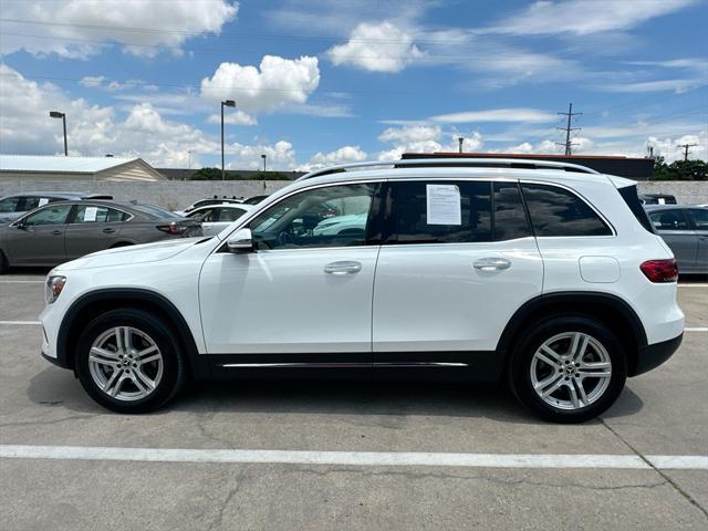 Photo of 2023 Polar White Mercedes-Benz GLB 250