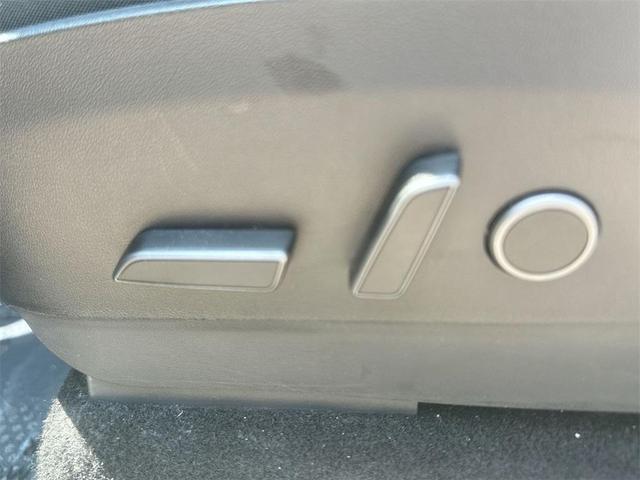 Photo of 2022 Pearl White Multi-Coat Tesla Model Y