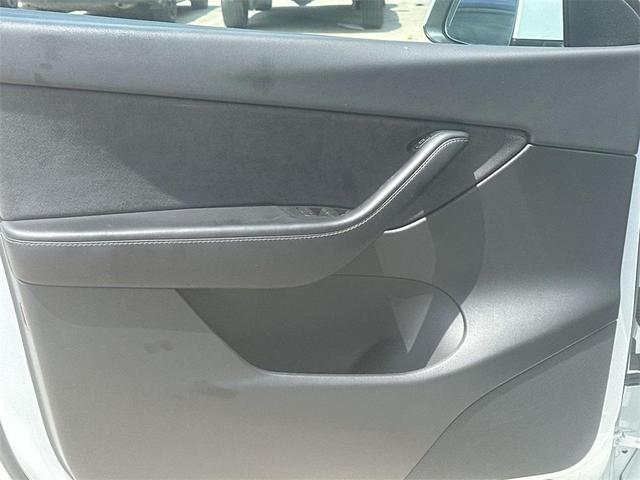Photo of 2022 Pearl White Multi-Coat Tesla Model Y