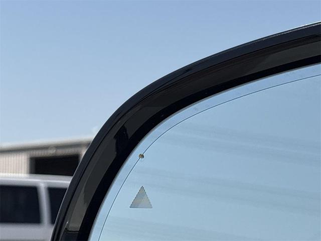 Photo of 2022 Mineral White Metallic BMW X5