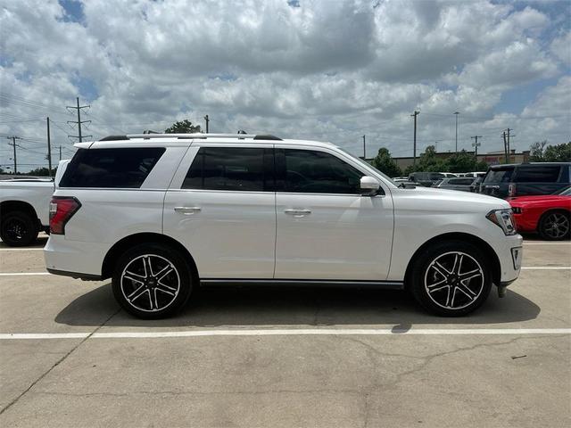 Photo of 2019 White Platinum Metallic Tri-Coat Ford Expedition