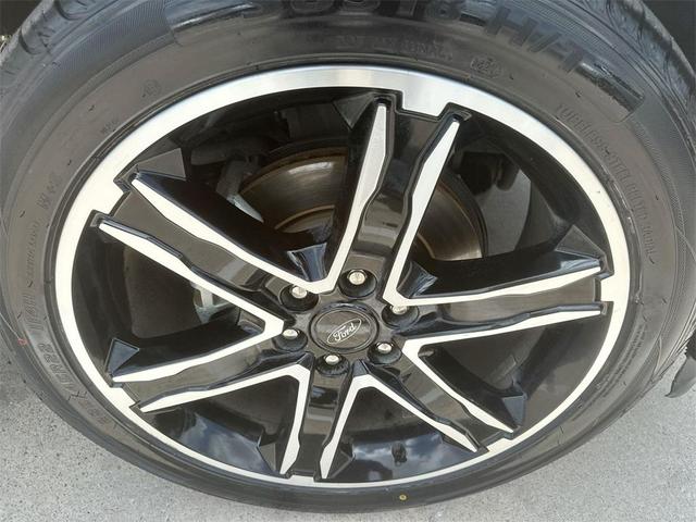 Photo of 2019 White Platinum Metallic Tri-Coat Ford Expedition