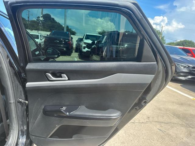 Photo of 2022 Ebony Black Kia K5