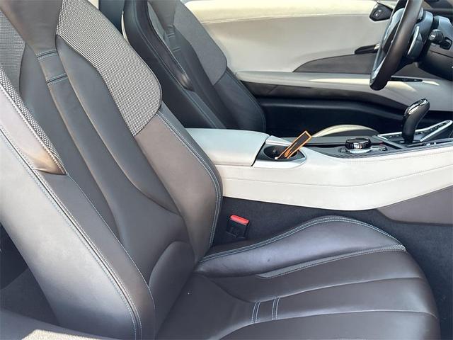 Photo of 2019 Crystal White Pearl Metallic w/BMW i Frozen Blue BMW i8