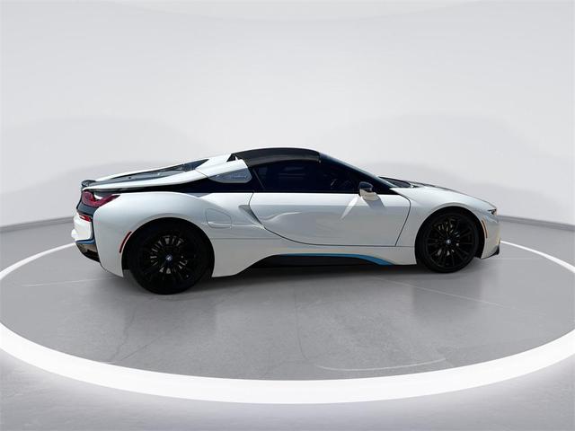 Photo of 2019 Crystal White Pearl Metallic w/BMW i Frozen Blue BMW i8