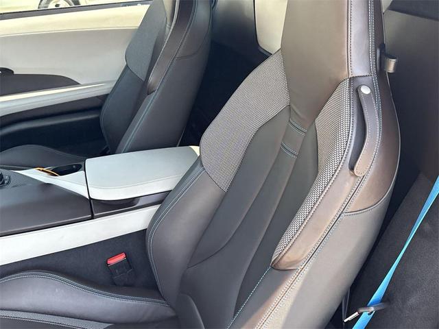Photo of 2019 Crystal White Pearl Metallic w/BMW i Frozen Blue BMW i8