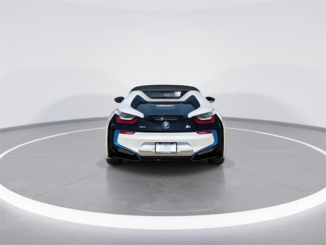 Photo of 2019 Crystal White Pearl Metallic w/BMW i Frozen Blue BMW i8