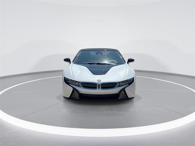 Photo of 2019 Crystal White Pearl Metallic w/BMW i Frozen Blue BMW i8