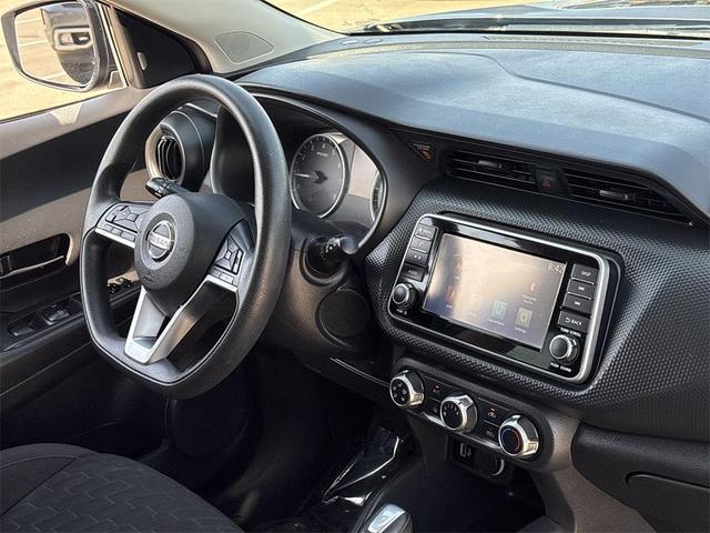 Photo of 2021 Gun Metallic Nissan Kicks