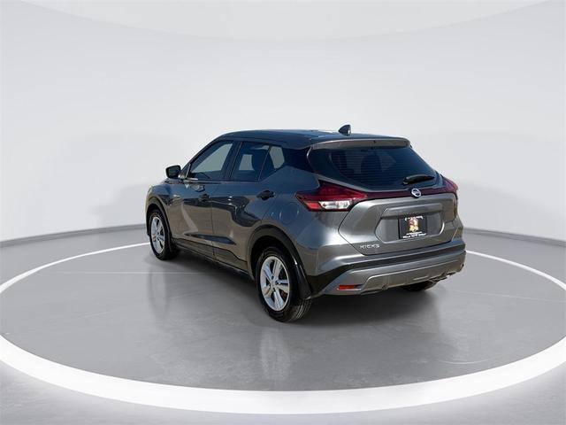 Photo of 2021 Gun Metallic Nissan Kicks