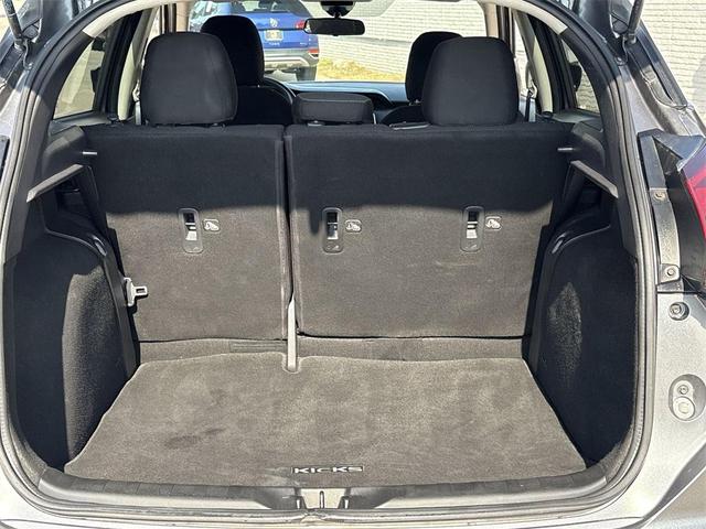 Photo of 2021 Gun Metallic Nissan Kicks