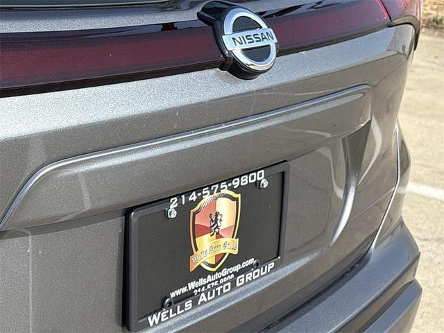 Photo of 2021 Gun Metallic Nissan Kicks