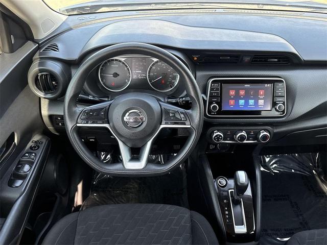 Photo of 2021 Gun Metallic Nissan Kicks