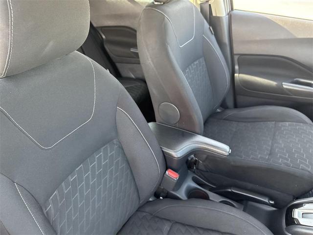 Photo of 2021 Gun Metallic Nissan Kicks