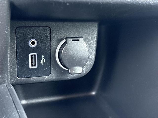 Photo of 2021 Gun Metallic Nissan Kicks