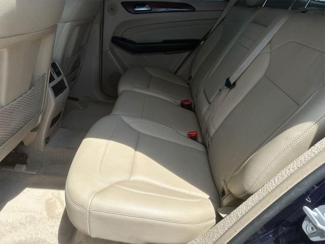 Photo of 2015 Black Mercedes-Benz M-Class