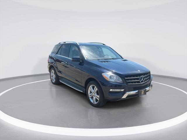 Photo of 2015 Black Mercedes-Benz M-Class