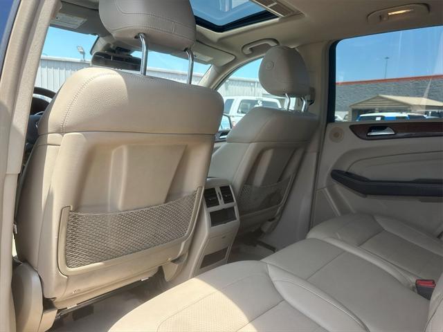 Photo of 2015 Black Mercedes-Benz M-Class