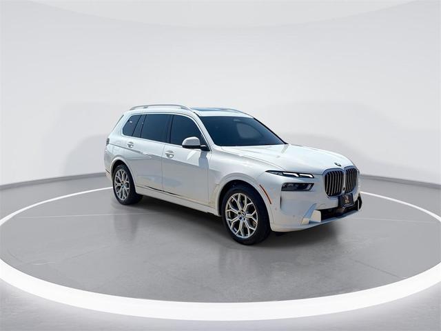 Photo of 2023 Alpine White BMW X7