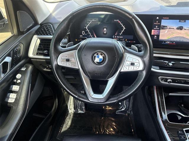 Photo of 2023 Alpine White BMW X7