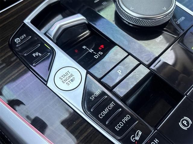 Photo of 2023 Alpine White BMW X7