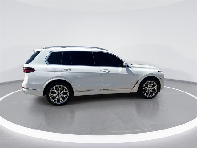 Photo of 2023 Alpine White BMW X7