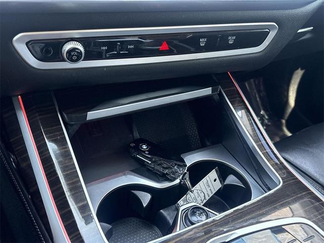 Photo of 2023 Alpine White BMW X7