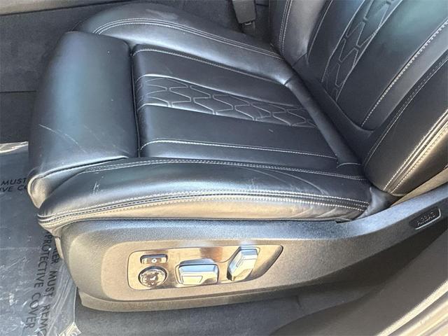 Photo of 2023 Alpine White BMW X7