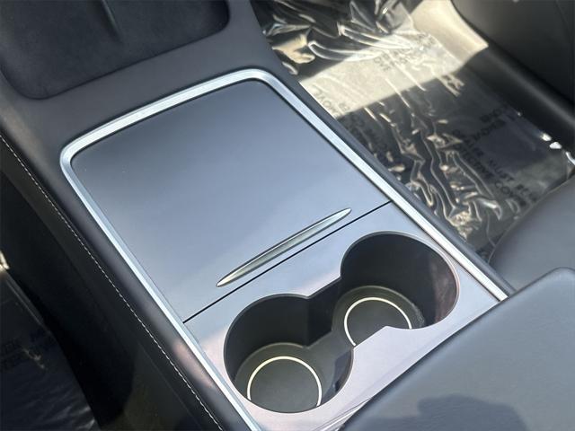 Photo of 2022 Deep Blue Metallic Tesla Model Y
