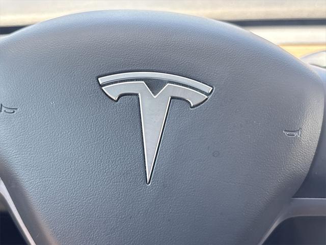 Photo of 2022 Deep Blue Metallic Tesla Model Y
