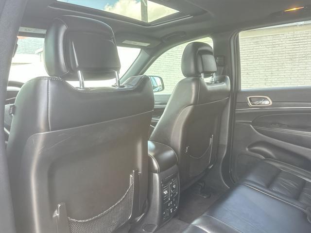 Photo of 2015 Granite Crystal Metallic Clearcoat Jeep Grand Cherokee