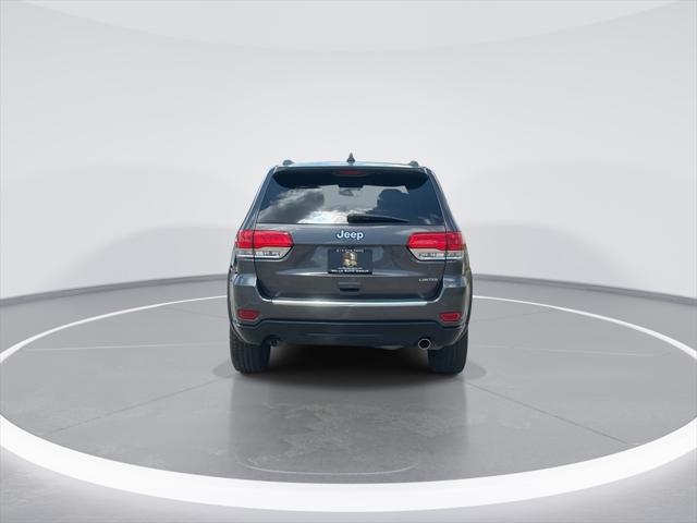 Photo of 2015 Granite Crystal Metallic Clearcoat Jeep Grand Cherokee