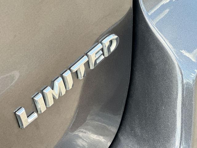 Photo of 2015 Granite Crystal Metallic Clearcoat Jeep Grand Cherokee