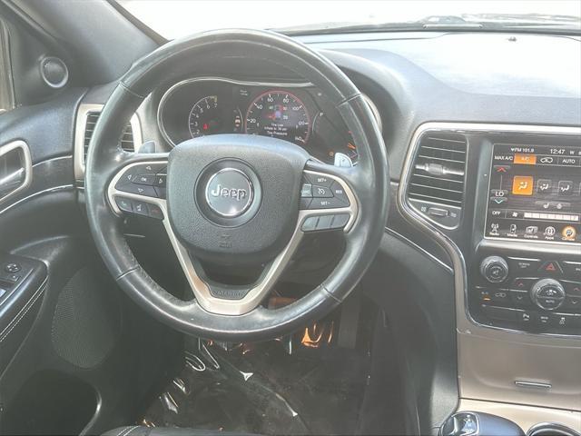 Photo of 2015 Granite Crystal Metallic Clearcoat Jeep Grand Cherokee