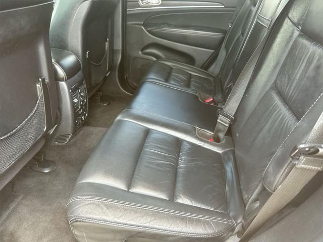 Photo of 2015 Granite Crystal Metallic Clearcoat Jeep Grand Cherokee