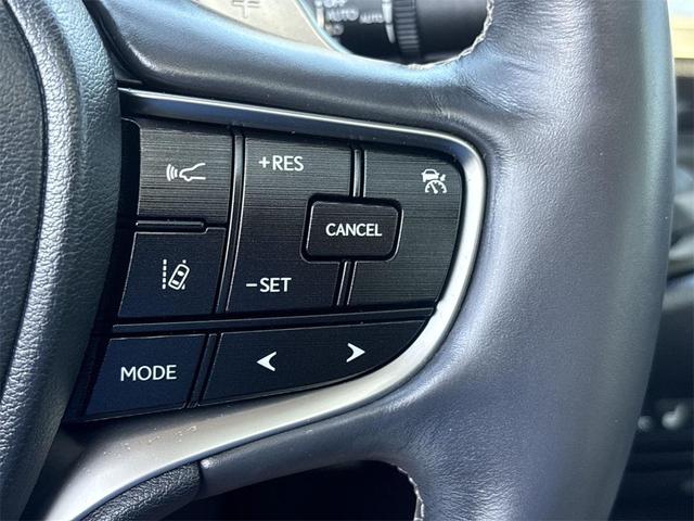 Photo of 2019 White Pearl Lexus ES 350