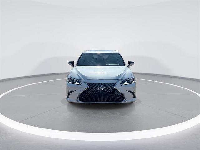 Photo of 2019 White Pearl Lexus ES 350