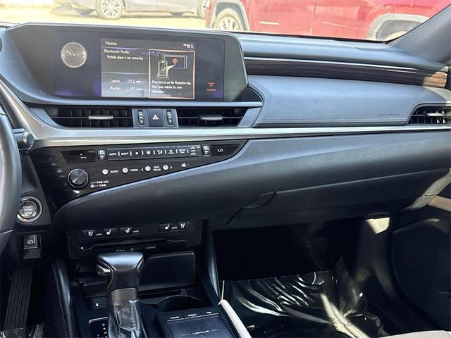 Photo of 2019 White Pearl Lexus ES 350