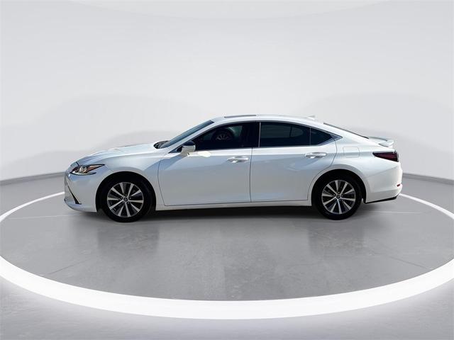 Photo of 2019 White Pearl Lexus ES 350