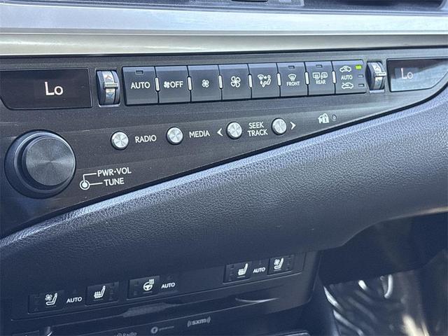 Photo of 2019 White Pearl Lexus ES 350