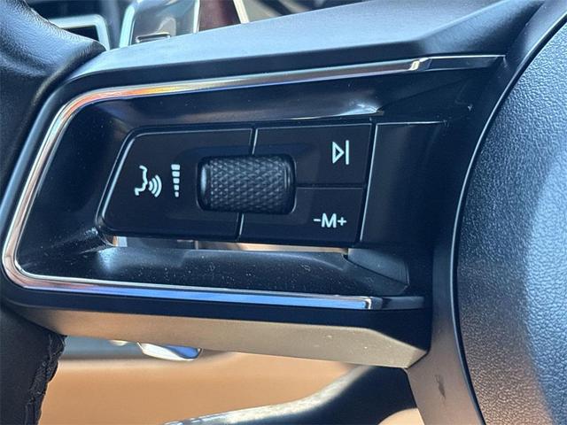 Photo of 2022 Night Blue Metallic Porsche Macan