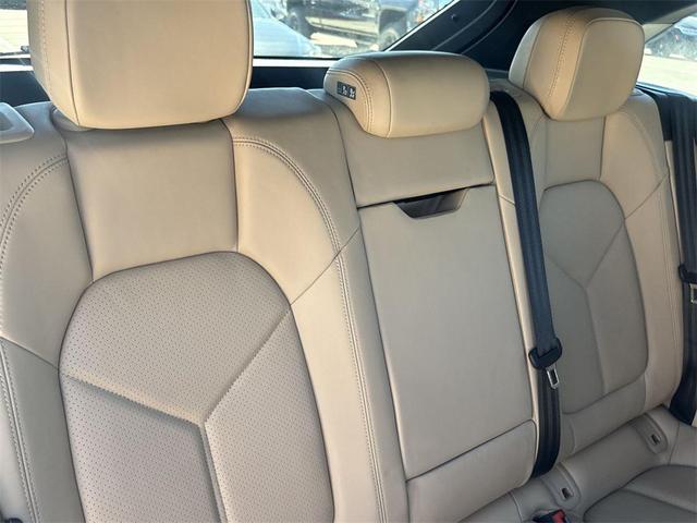 Photo of 2022 Night Blue Metallic Porsche Macan