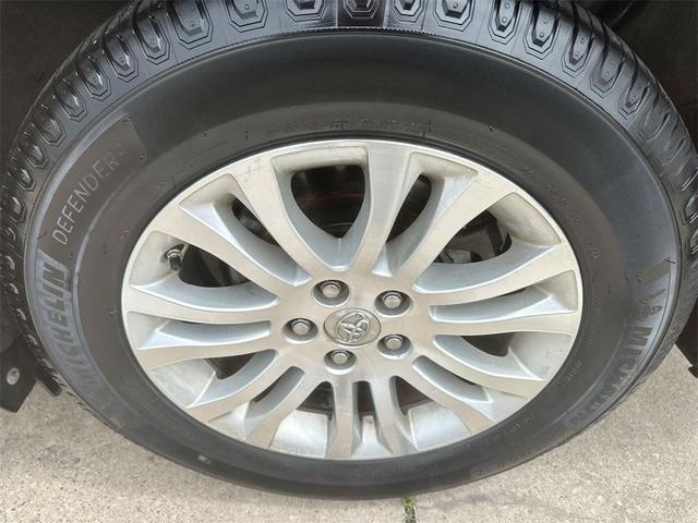 Photo of 2014 Black Toyota Sienna