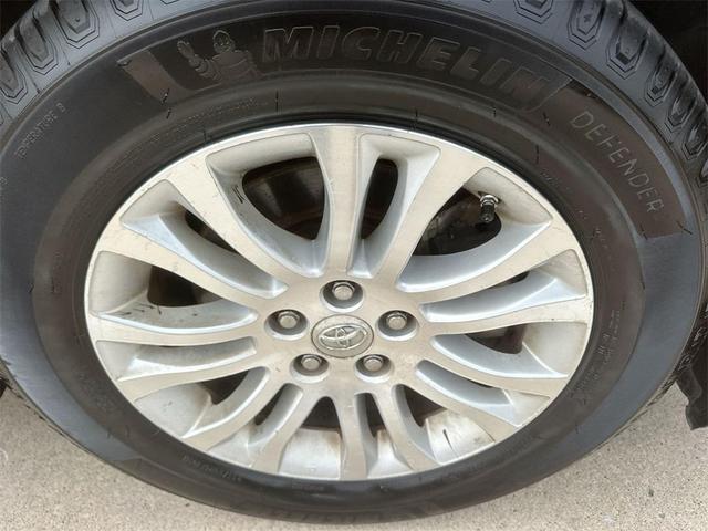 Photo of 2014 Black Toyota Sienna