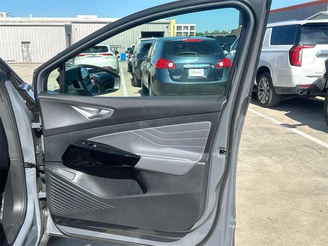 Photo of 2023 Deep Black Pearl Volkswagen ID.4