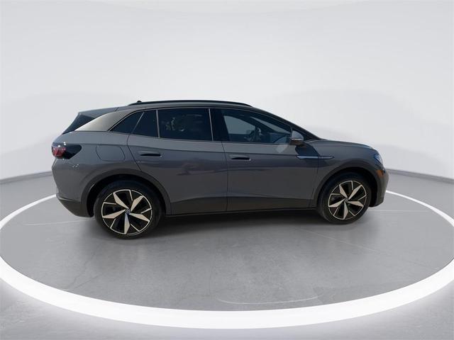 Photo of 2023 Deep Black Pearl Volkswagen ID.4