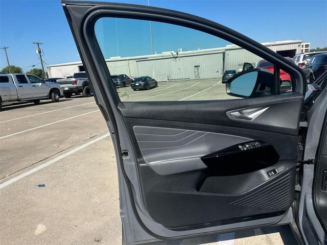Photo of 2023 Deep Black Pearl Volkswagen ID.4